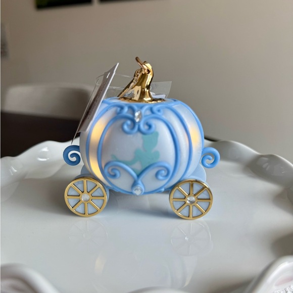 Cinderella Light Up Pocketbac Hand Sanitizer Holder DIsney Bath And Body Works - Picture 3 of 4